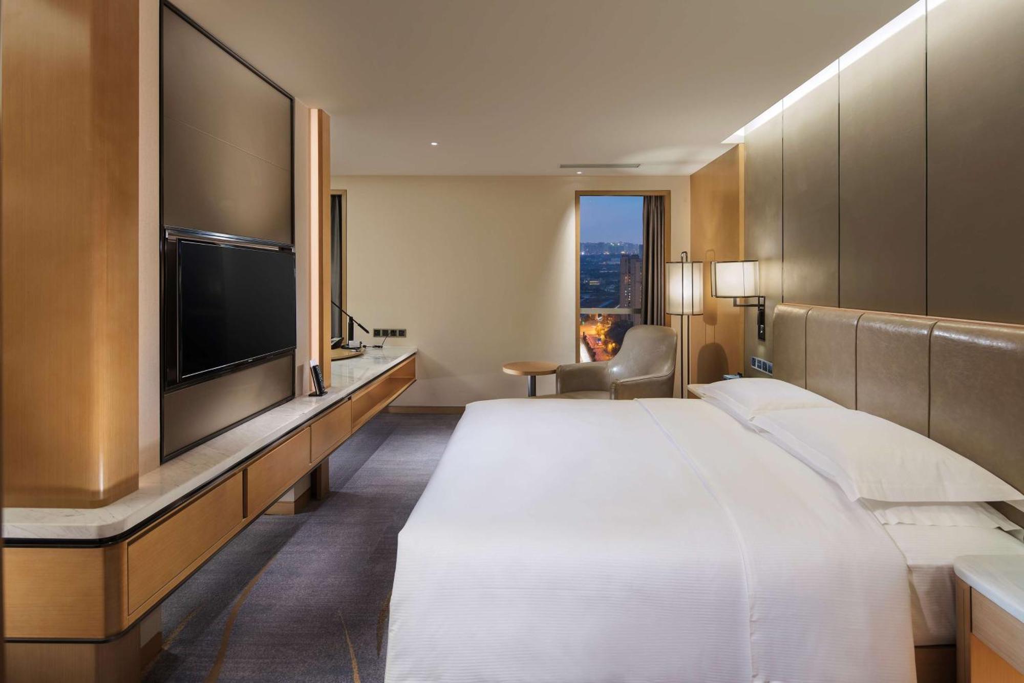Hilton Chengdu Longquanyi Hotel Exterior photo
